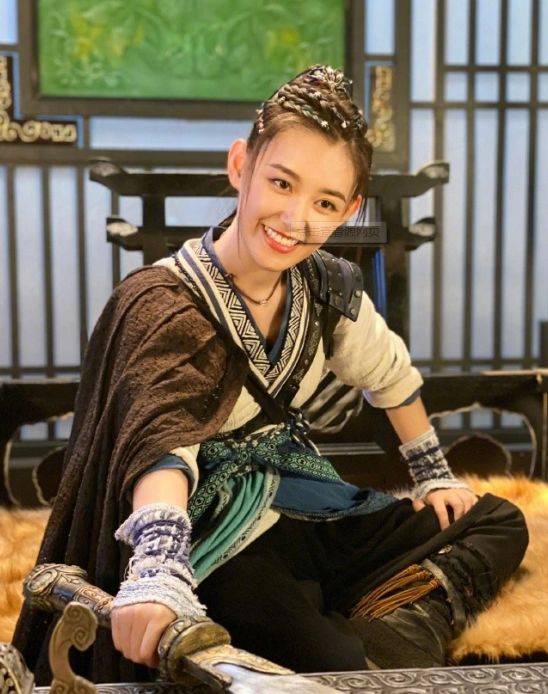 郭麒麟与蒋依依半夜相聚,两人都不舍分开,看起来十分开心