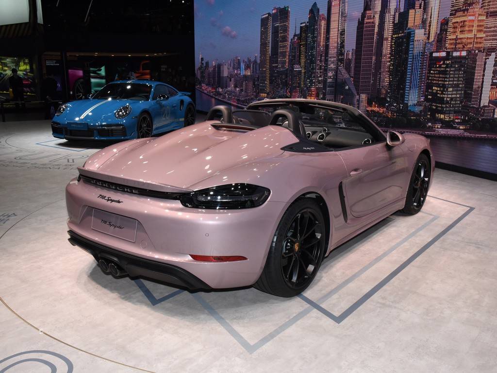白富美又有新选择保时捷718spyder售7308万冰莓粉配色好评