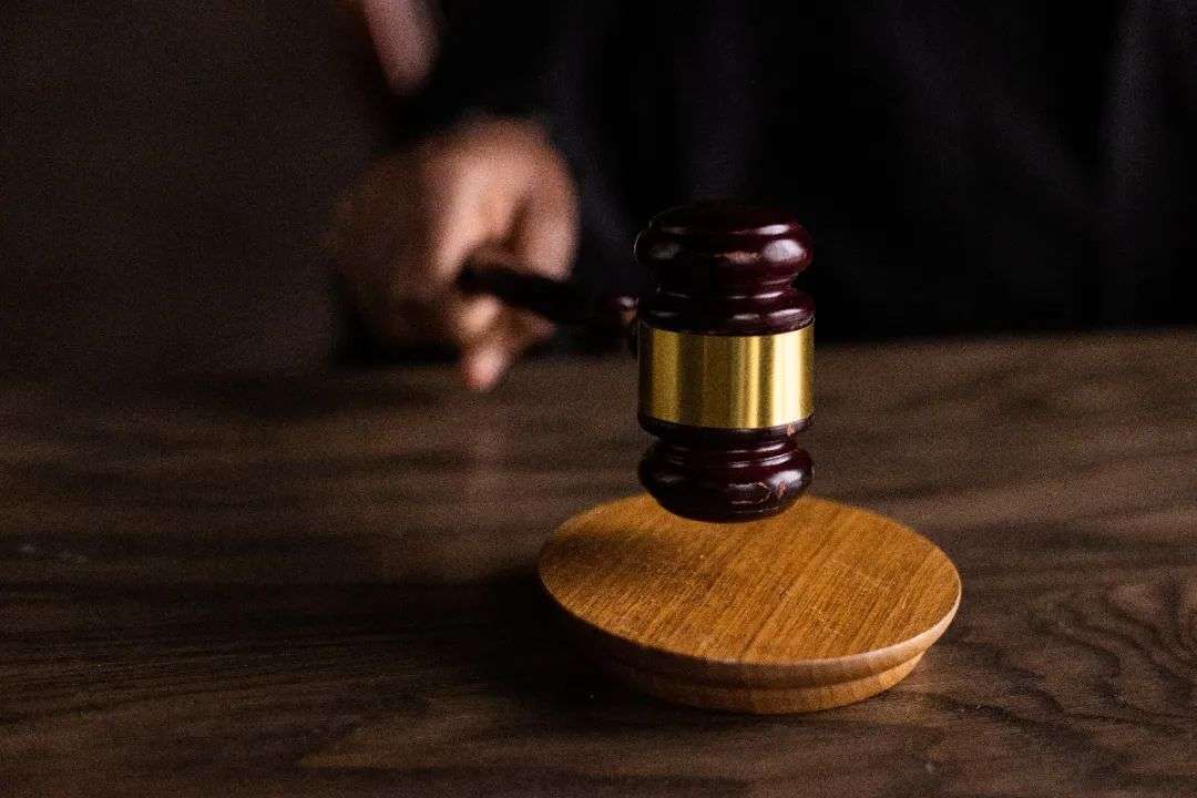 深华发陷仲裁泥潭：败诉付2000万律师费 律