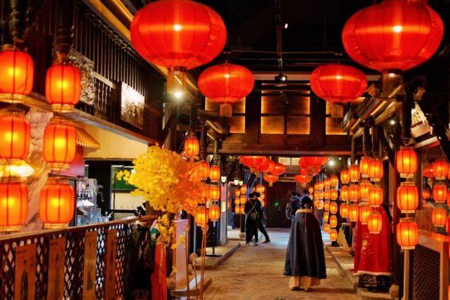 市中心古装剧实景美食小巷惊艳了成都人