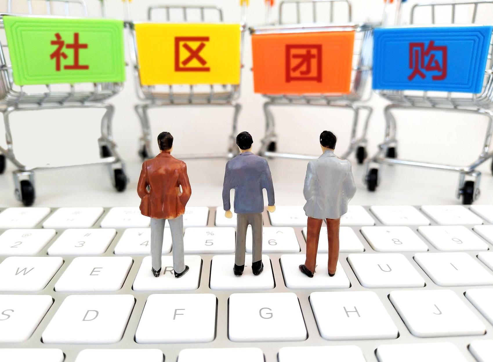 同样,在这一背景中,社区团购开始由发轫于下沉市场转变为在全国范围内