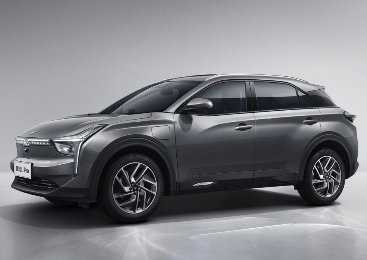 哪吒upro对比几何c卖的贵真不代表产品强