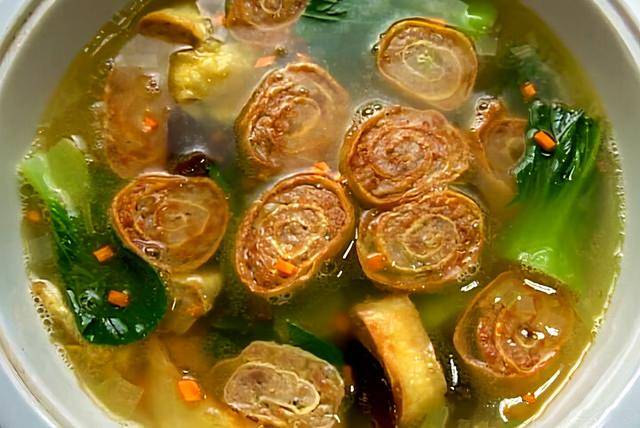 秋冬季我家常喝这碗汤鲜香可口营养均衡老人孩子都爱吃