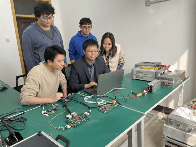 功能|十年！西北工业大学张洵颖团队为登月“挖土”装置装上“中国芯”