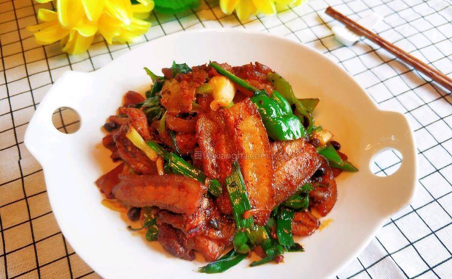 回锅肉的做法500字 fab98af4a5bd4e4eb9fe904c99a3ee84.jpeg