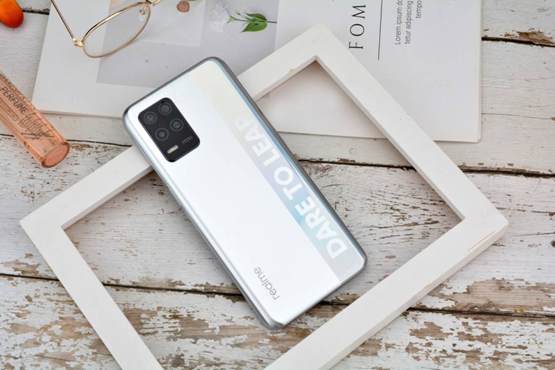 校花级别的realme 真我q3上手体验:千元机皇会是它吗?_手机