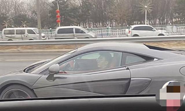郭麒麟买400万跑车不是要体会爸爸的快乐而是明白了人生苦短