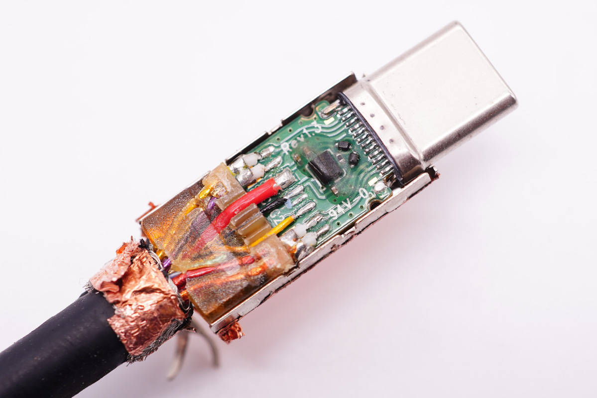 内置|讯光电子0.8米USB4数据线拆解，内置赛普拉斯控制器