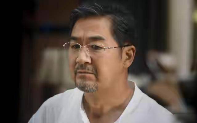 原创小舍得都说蔡菊英作夹在两个女人中间的男人更自私