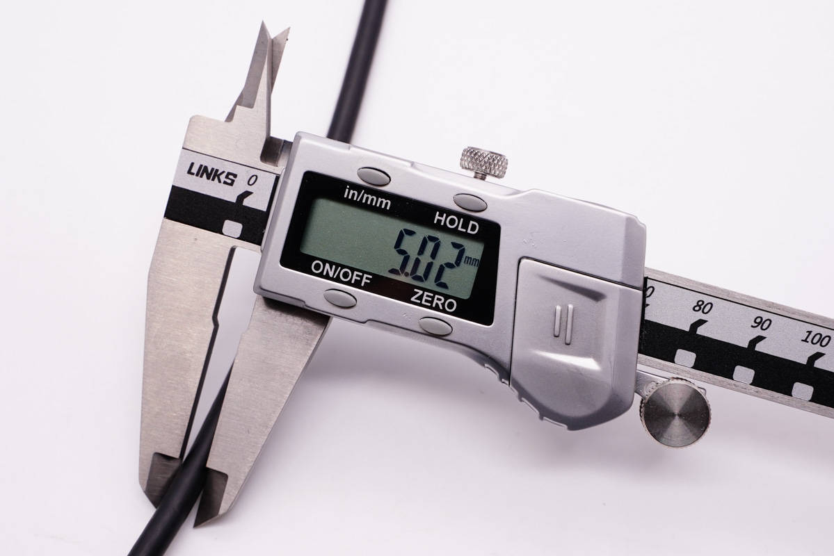 内置|讯光电子0.8米USB4数据线拆解，内置赛普拉斯控制器