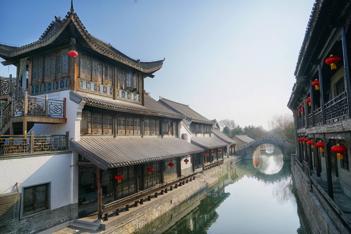 亲人和",既体现了北方建筑的壮观沉实,又体现了南方建筑的灵巧秀美