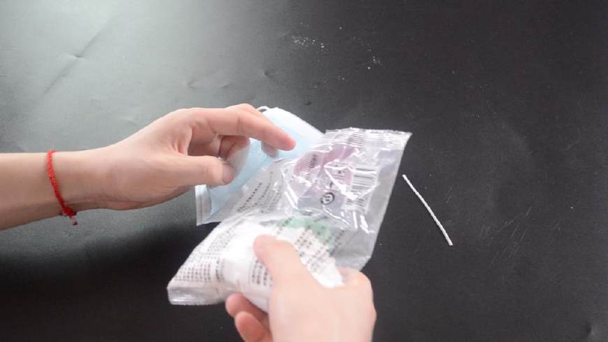 快速去除冰箱异味最快方法 6136b88d4cf646abba3eb03f4718c3c9.jpeg