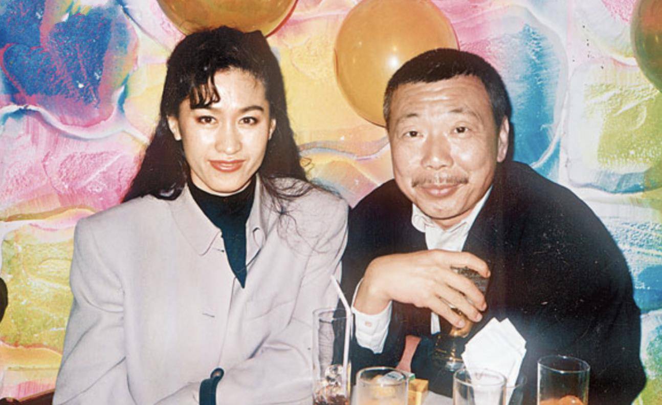 原创王玉环豪宅罕有曝光,花团锦簇山景环绕,退圈后自给自足成就满满