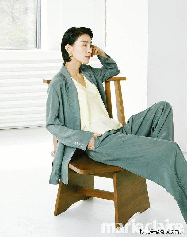 金老师太飒了 韩国女演员金瑞亨 Marieclaire 画报公开引关注 粉紫色