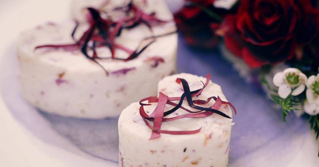 七夕别给女友送玫瑰一道玫瑰甜品俘获她的心简单好做颜值高