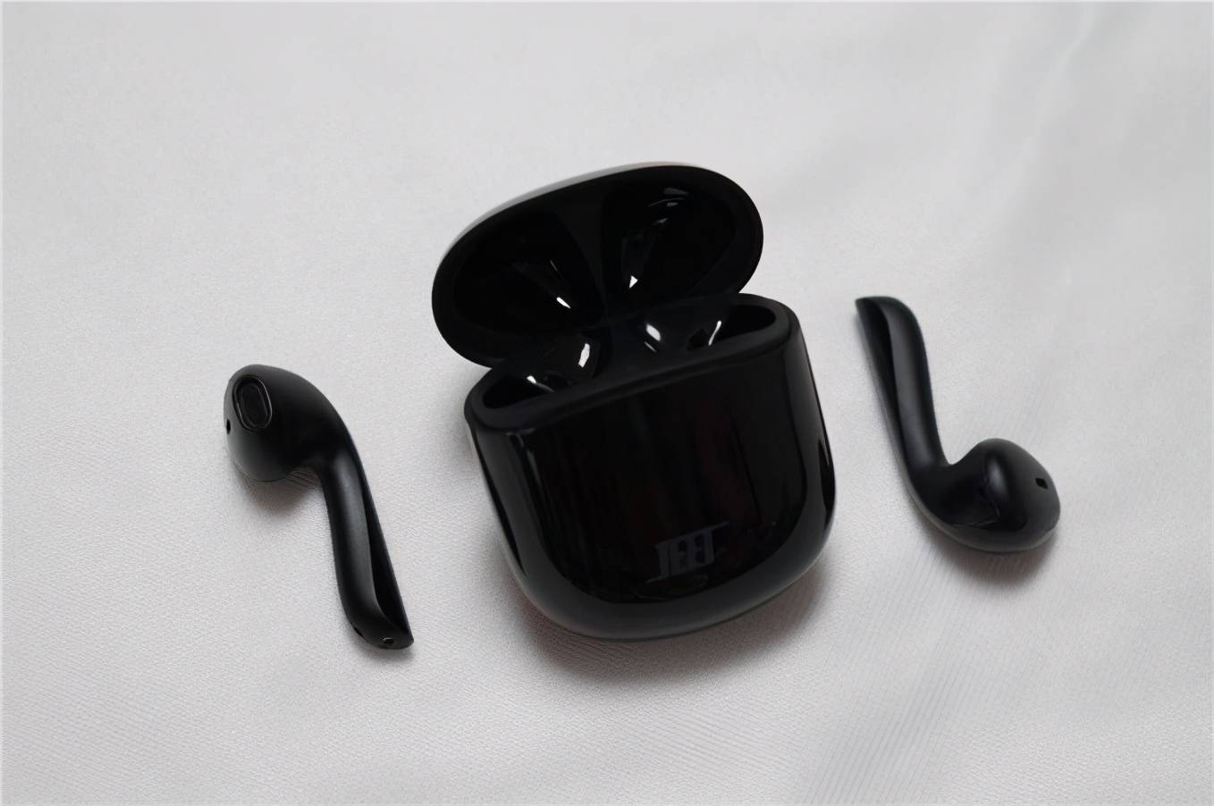 四麦通话降噪无线充电jeetone升级版蓝牙耳机评测