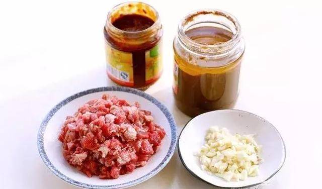 怎样做牛肉蘑菇酱 9c387df0bee34c3e9ef25792f263158d.jpeg