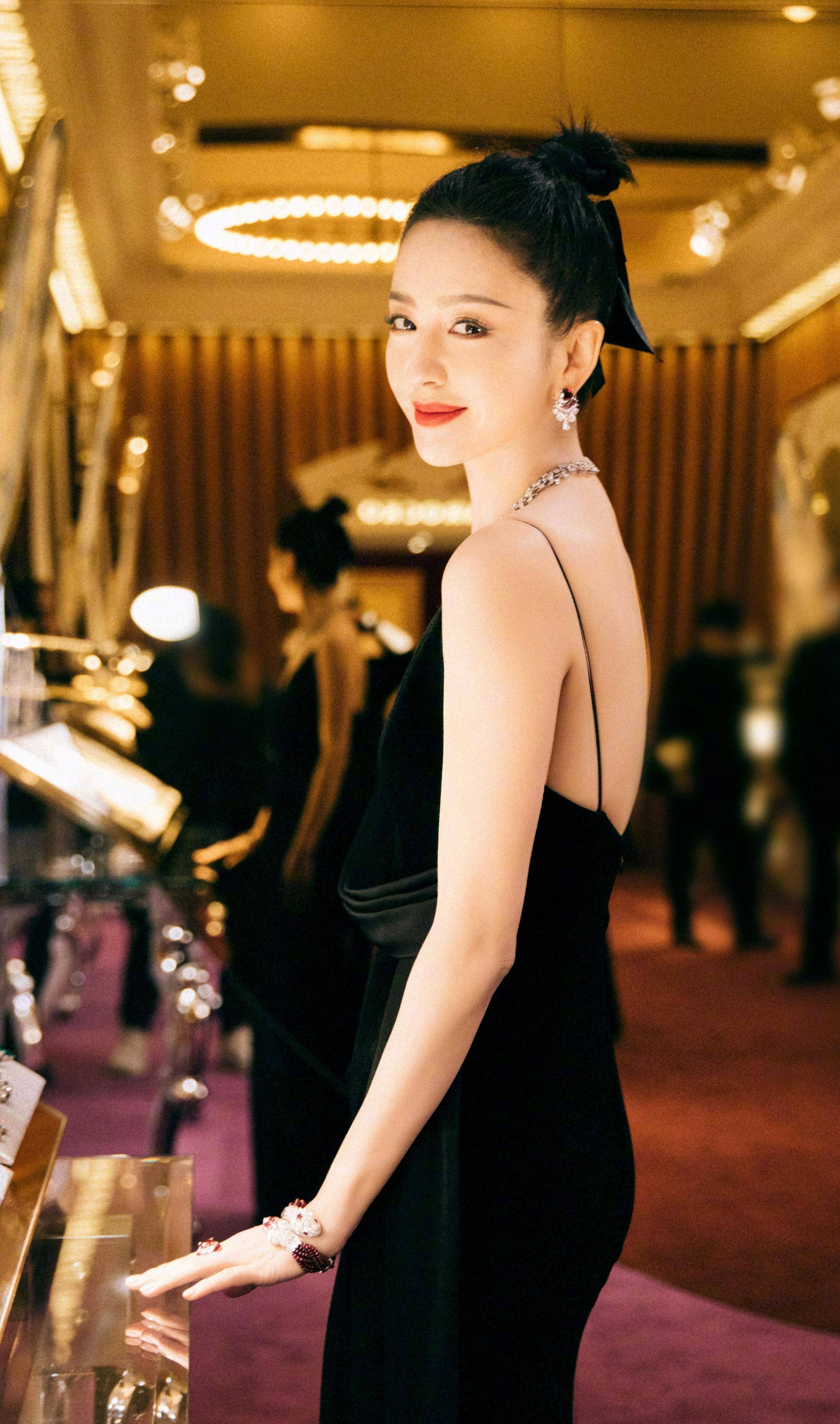 为啥长得好看就是花瓶看到佟丽娅穿包臀裙后我瞬间明白了