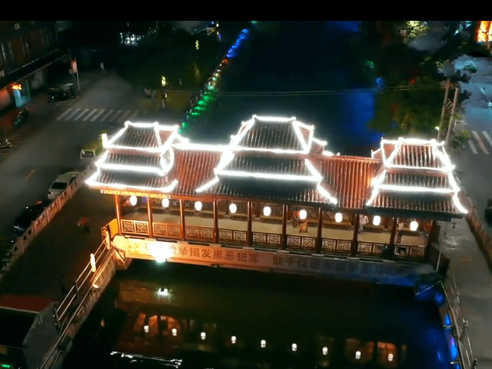 马山姑娘江风雨桥晚上吹风打卡最佳地