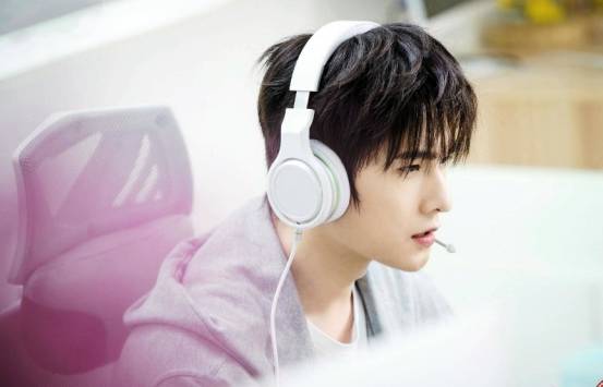 校草排行榜_全国公认十大校草排行榜,李易峰排第六,榜首实力与名次并存