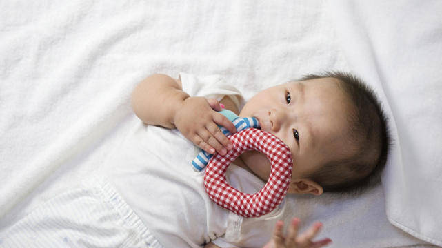 婴儿几个月开始不握拳头 916d43ccaaed49f0ab6eba9ccd2da163.jpeg