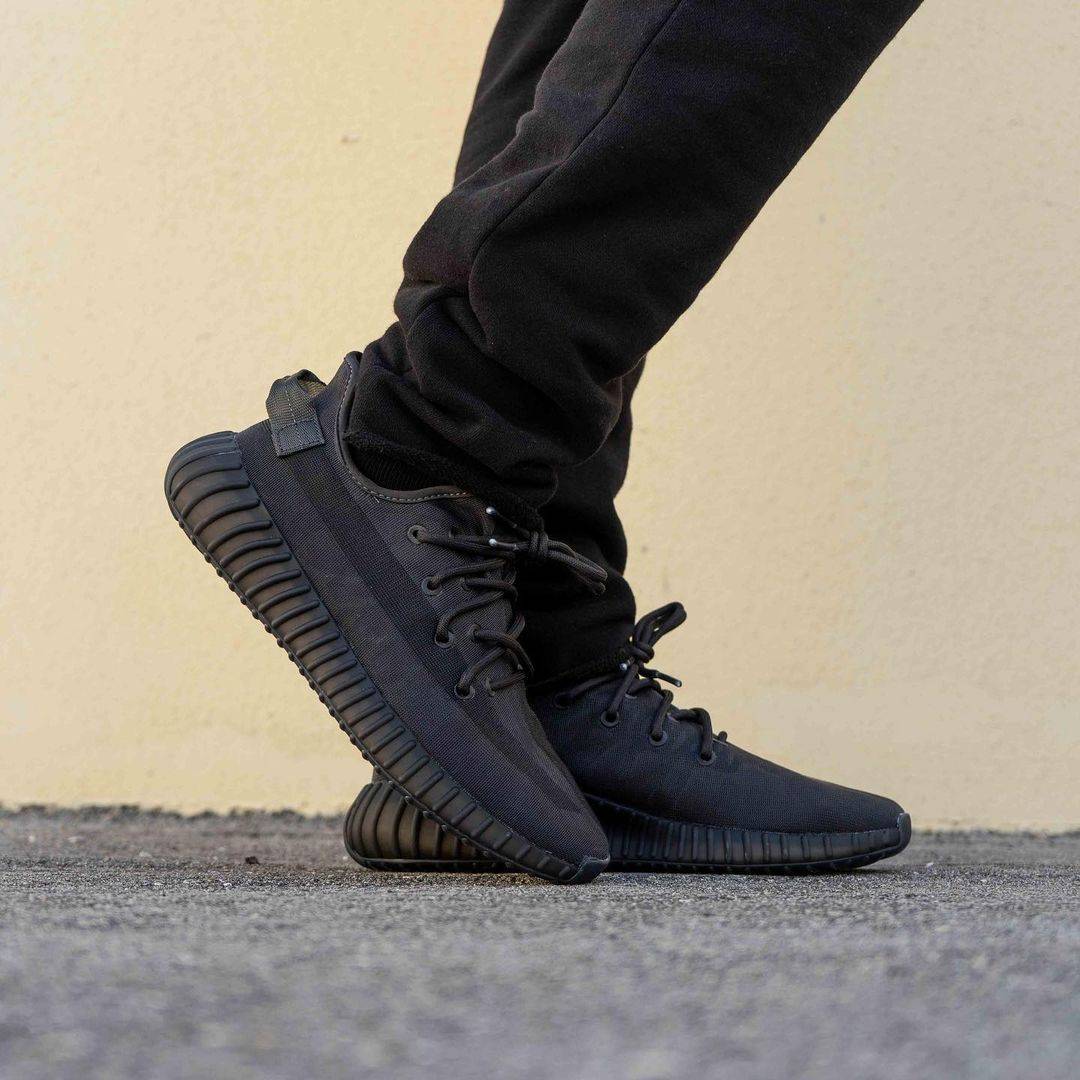 adidas yeezy boost 350 v2 mono cinder上脚图释出!