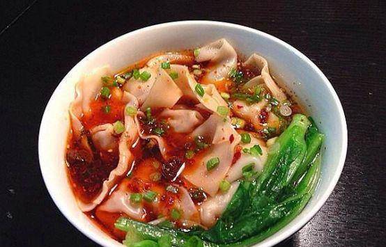 原创美食推荐麻辣抄手蒜蓉辣酱烤鸡胸白菜渍物西芹炒肉丝做法