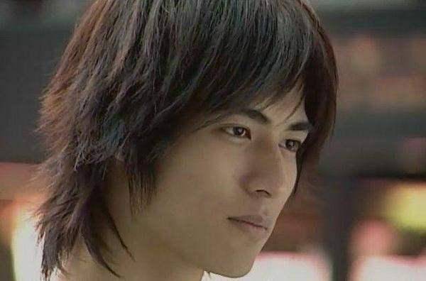 《流星花园》中跑龙套,如今火过f4,46岁仍然出演偶像剧男主_钟汉良