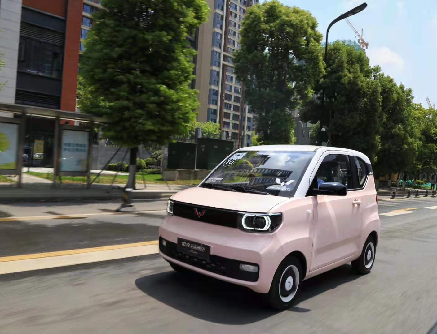 小巧灵动又可爱价格还不贵宏光miniev马卡龙适合女生的代步车