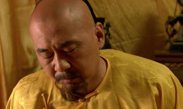 甄嬛传皇上嘴角起皮瞧端妃在茶中放了何物皇上死因的关键