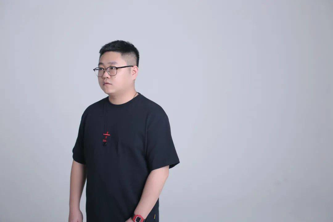 抢先听丨唱作人蔡智东新单曲 花火心愿 绚烂发布 何柏诚