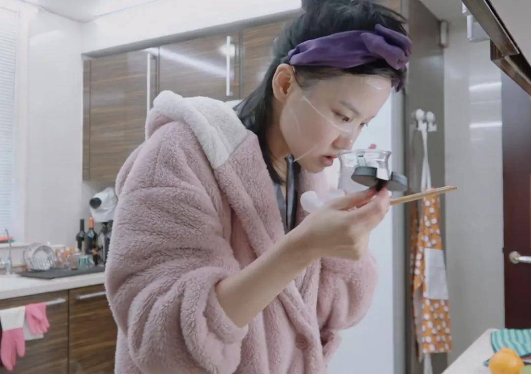 手机|当明星会丧失多少生活技能？有人不会用手机支付，有人不会洗菜