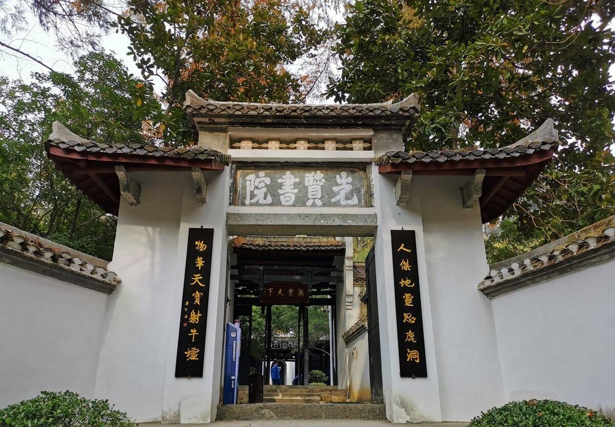 各省市百强高校大盘点，北京将近30所，上海只是第3，第2是谁？