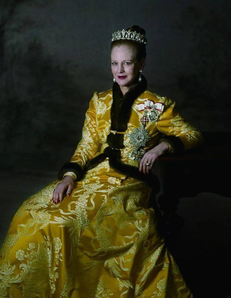 丹麦的“疯狂”女王玛格丽特，抽烟喝酒不避讳，还是时尚弄潮儿