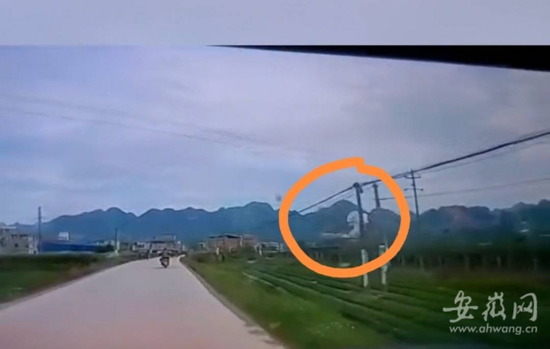 广西百色市发生爆炸致1死3伤现场几条街的玻璃被震碎