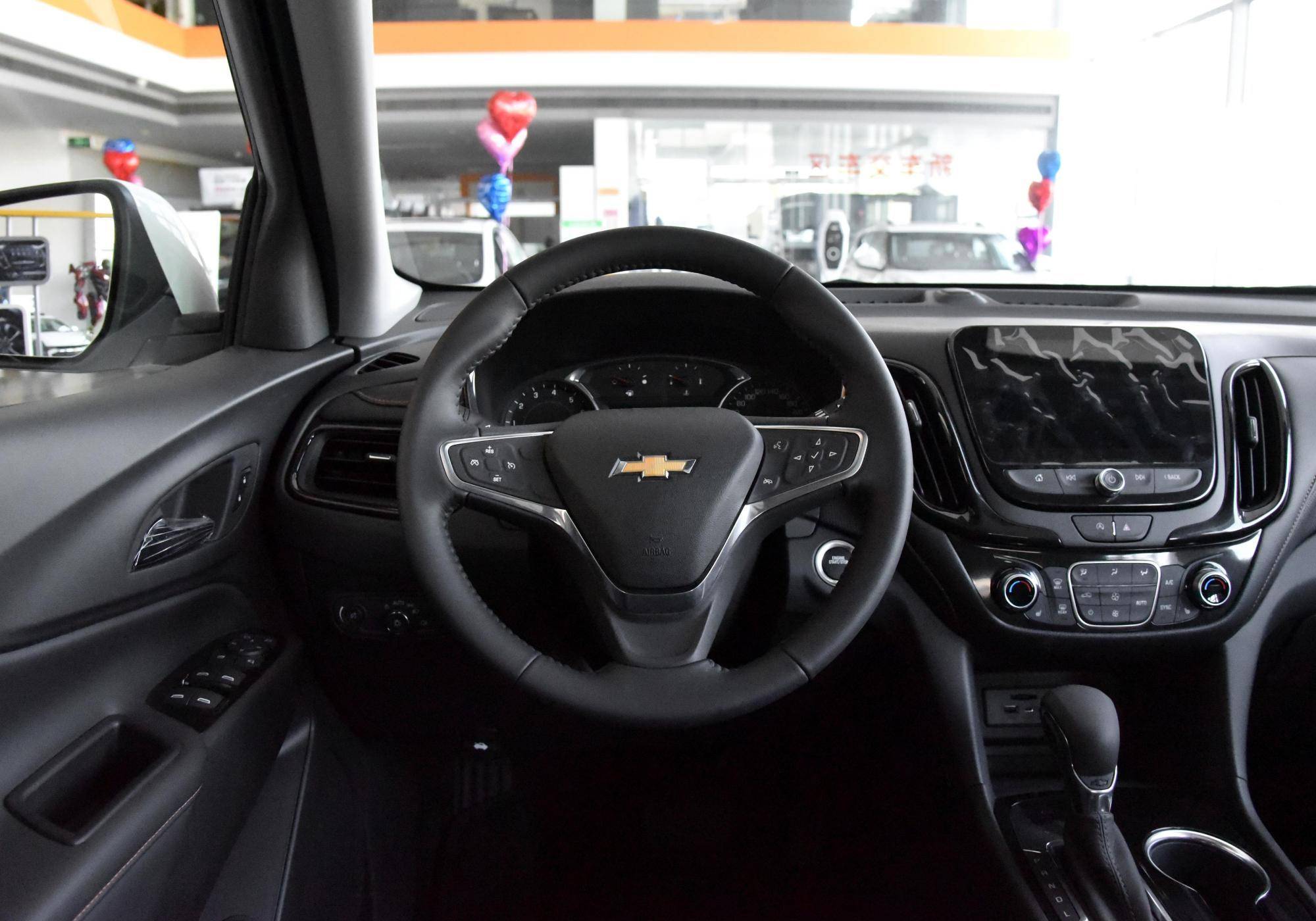 舒适度很高油耗也很亲民的中型suv实拍雪佛兰探界者