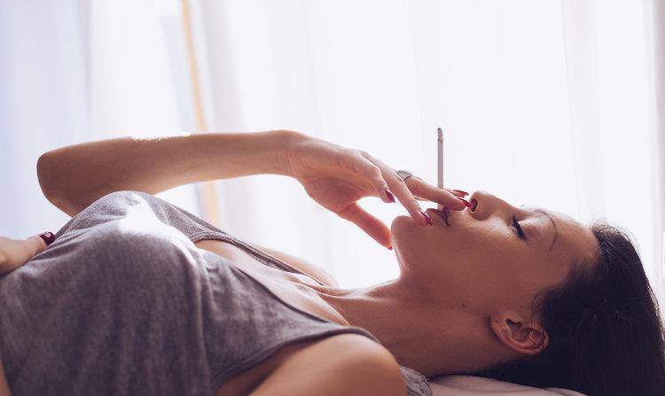 睡前多久不要抽烟 166fb9d2950c491b8948fdd7236e895c.jpeg