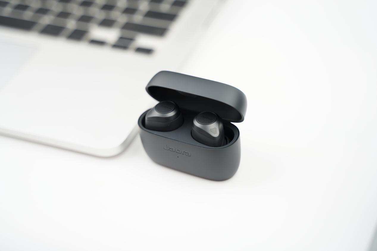 小时|双芯数字降噪+31小时续航，Jabra Elite 85t上手评测