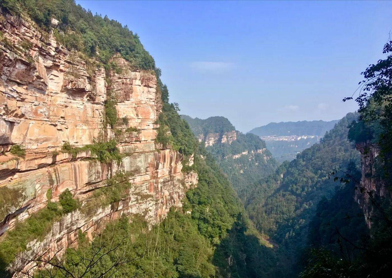 毕竟是属于其中比较重要,也具有更大社欣赏性的名山,这对重庆的旅游业