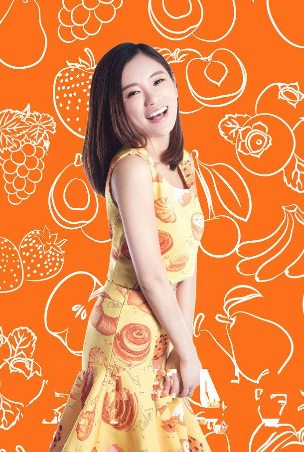 原创朱丹接班人号称主持人中最会跳舞的伊一穿礼服也很有一套