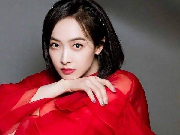 女明星身价排行榜_明星身价排行前十,吴京垫底,成龙也只排第五,第一的他已退圈