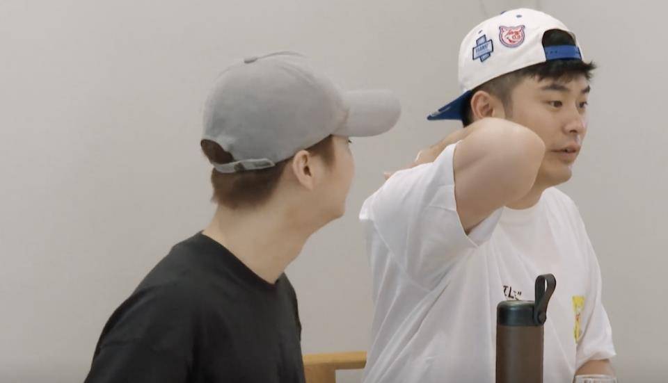 《哈哈哈哈哈》成员聚餐菜单曝光,菜名高大上,价格却很接地气