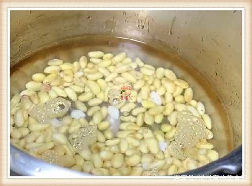 多少斤大豆出一斤油 bfc1ee42f746440aa6c19302ced2822c.jpeg