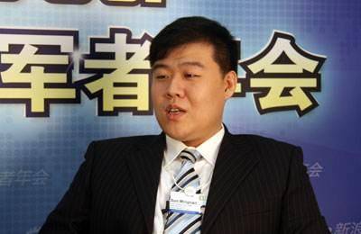 孙明楠是鹏生集团公司董事长.孙明楠在一次聚会上对张梓琳一见钟情.