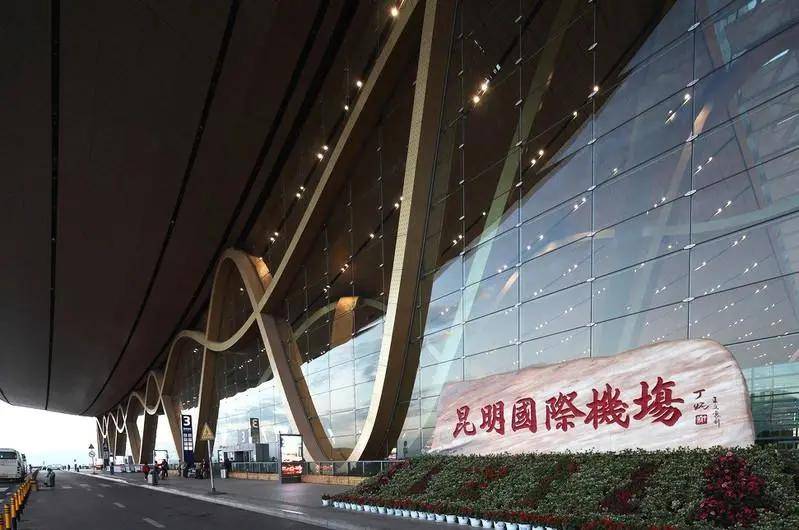 就业咨询丨昆明长水机场拉格代尔高端奢侈品店直签