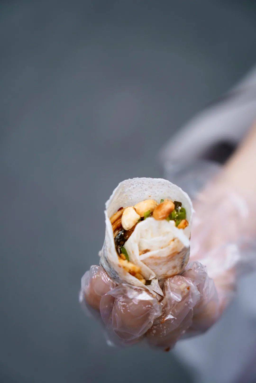 在闷闷的雨天,来口德阳小春卷!