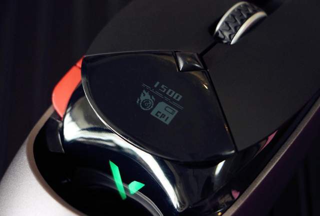竞仔|雷柏VT960测评！超跑造型、有线无线双模连接、做最亮的电竞仔
