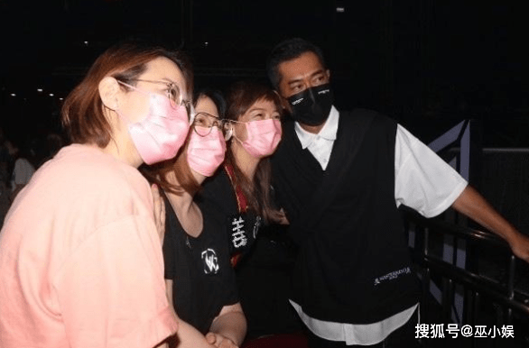 两鬓斑白是什么原因造成的 fde694ef211f491b8a6358c545702ca5.png