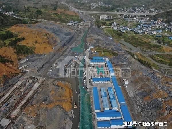 吉首市有多少人口_湘西遭暴雨袭击 永顺因灾死亡2人,吉首一家三口河边看水拍