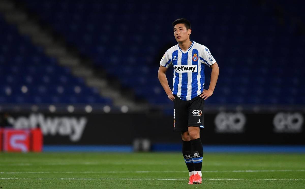 西班牙人翻车恐丢冠 主教练黑脸表达不满 网友 真不怪武磊 比赛